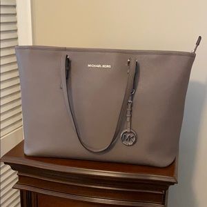 Michael Kors Jet Set Bag